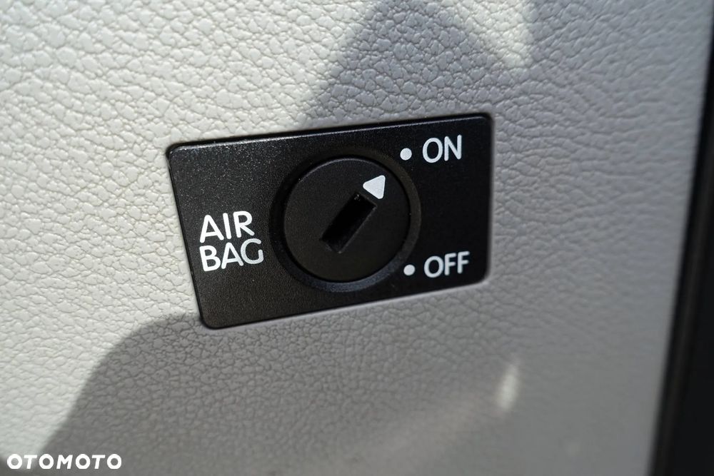 Volkswagen Caravelle - 26