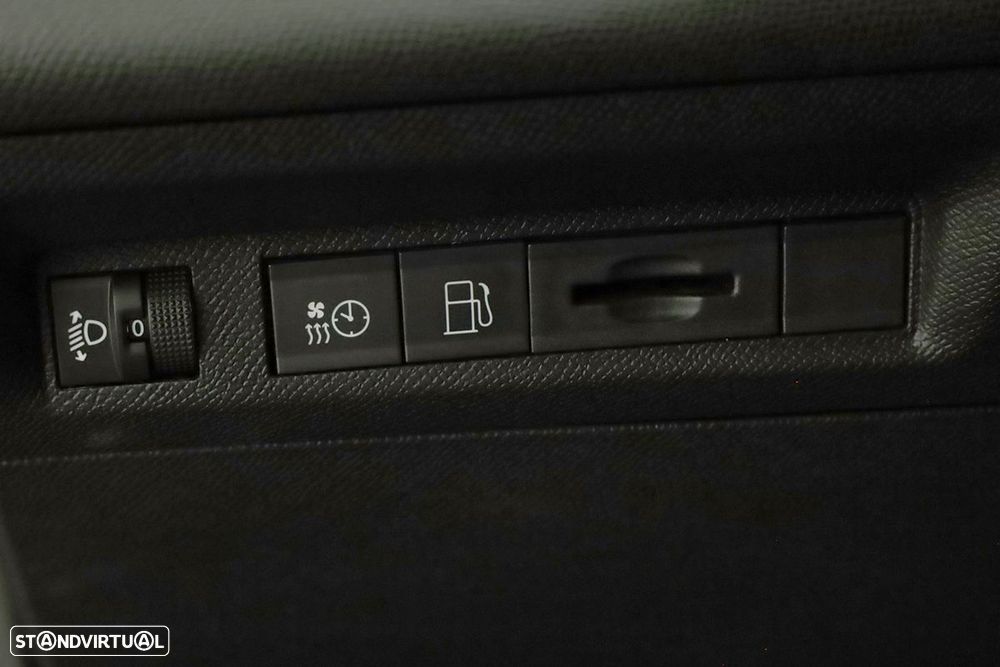 Peugeot 308 1.6 Hybrid Allure Pack e-EAT8 - 20