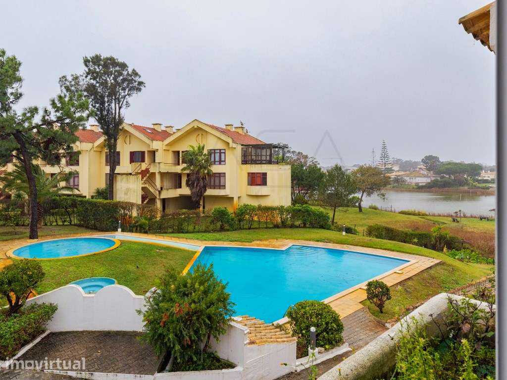 Moradia em banda T2+2 junto ao lago - Grande imagem: 3/24
