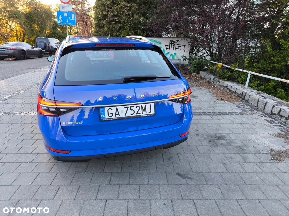 Skoda Superb 2.0 TDI SCR Ambition DSG - 9