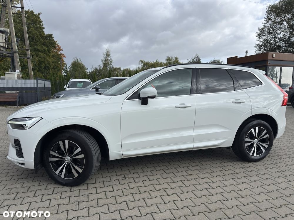 Volvo XC 60 B4 D AWD Geartronic Momentum Pro - 2