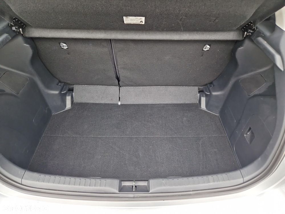 Toyota Yaris Hybrid 1.5 Style - 18