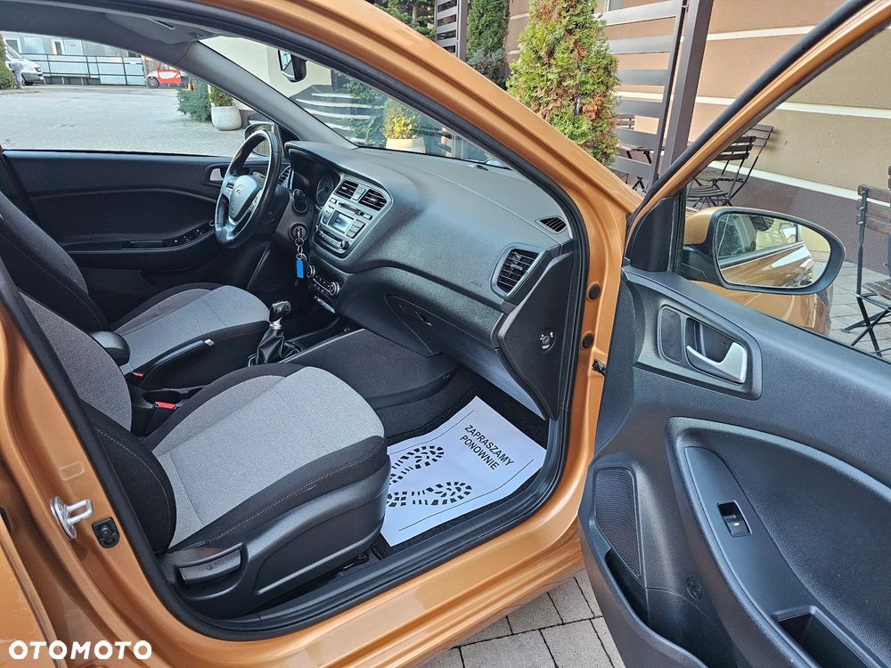 Hyundai i20 1.2 YES Gold - 8