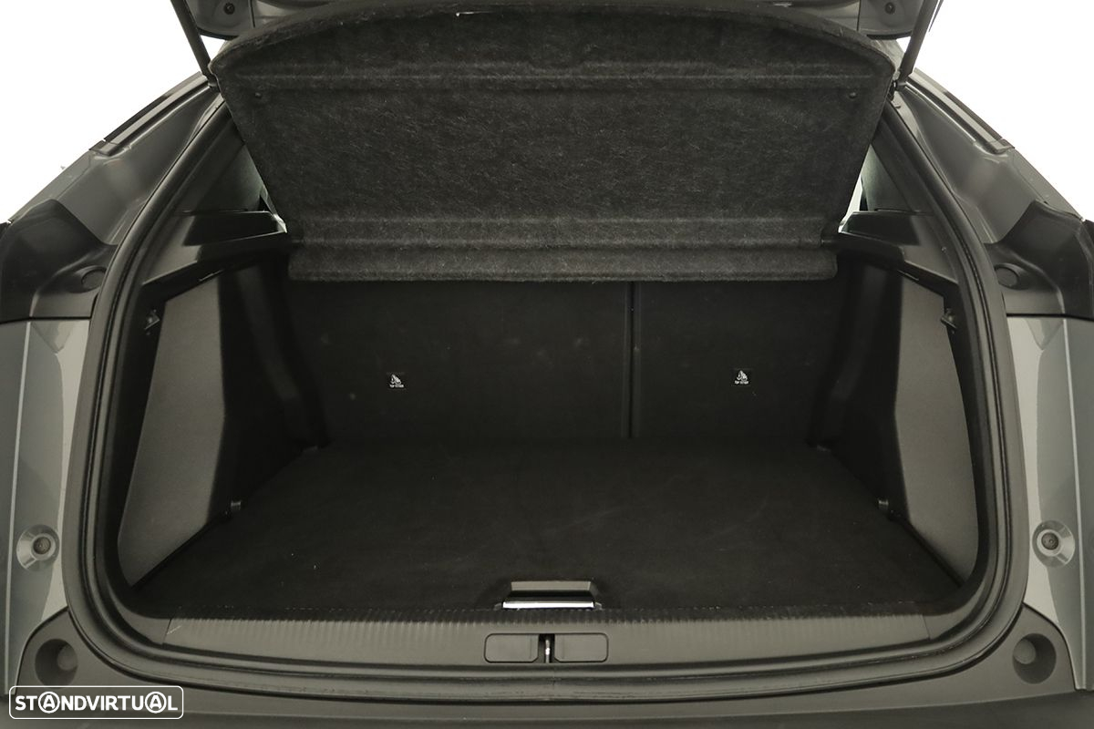 Peugeot 2008 1.2 PureTech Allure EAT8 - 24