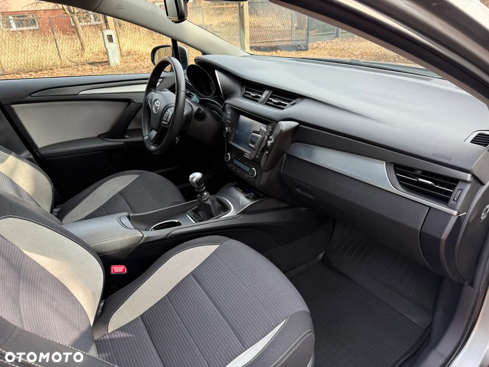 Toyota Avensis - 27