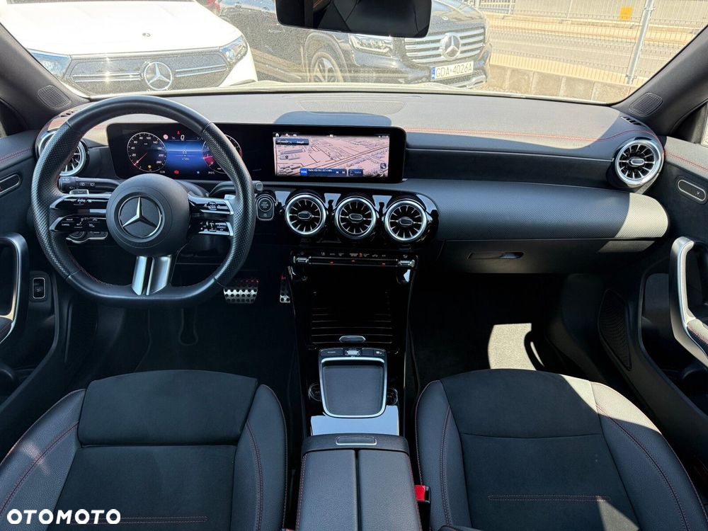 Mercedes-Benz CLA 180 AMG Line 7G-DCT - 19