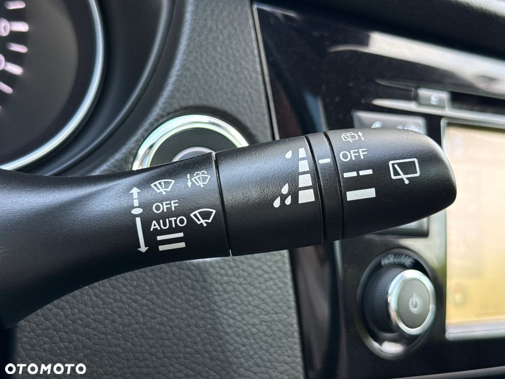 Nissan Qashqai 1.6 DIG-T N-Connecta - 38