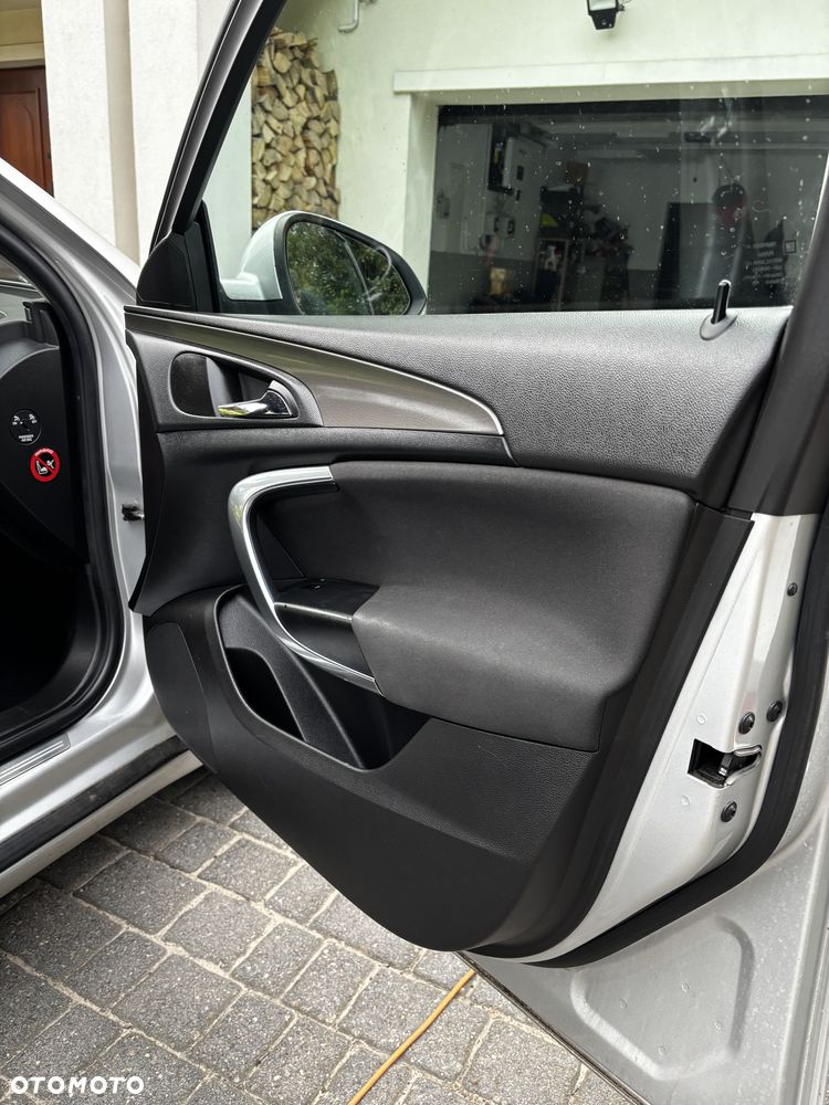 Opel Insignia 1.8 - 9