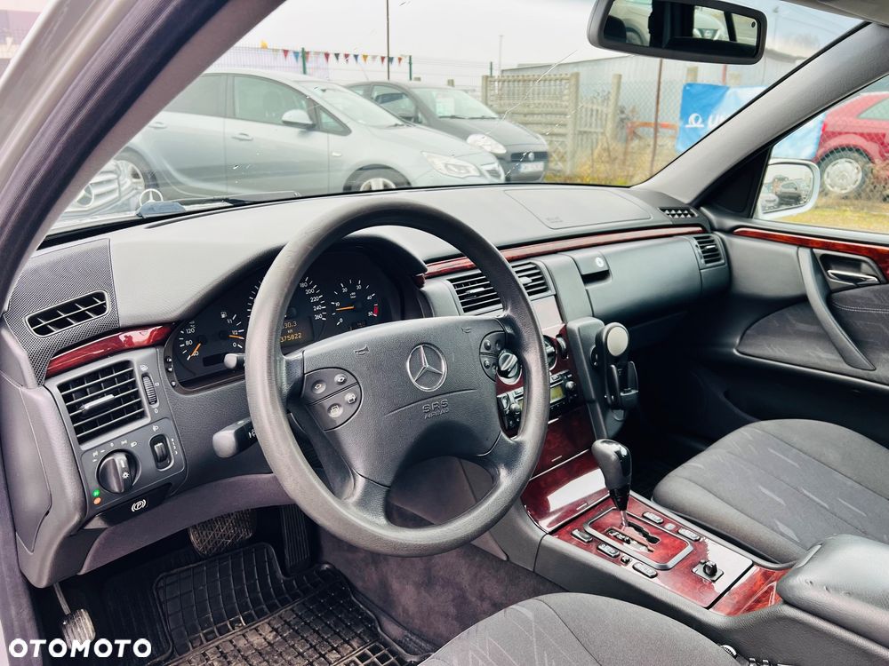 Mercedes-Benz Klasa E - 19