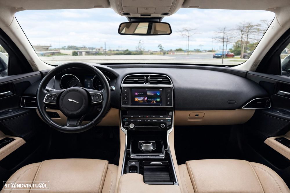 Jaguar XE 20d Aut. Prestige - 56