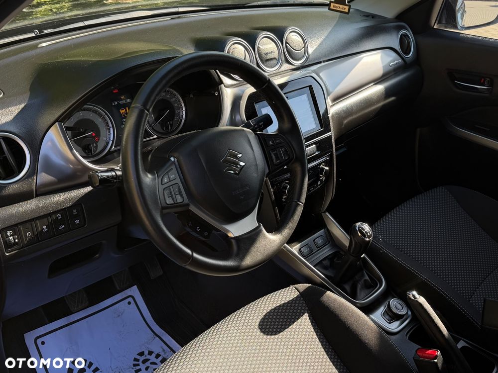 Suzuki Vitara 1.0 Boosterjet Allgrip Comfort - 23