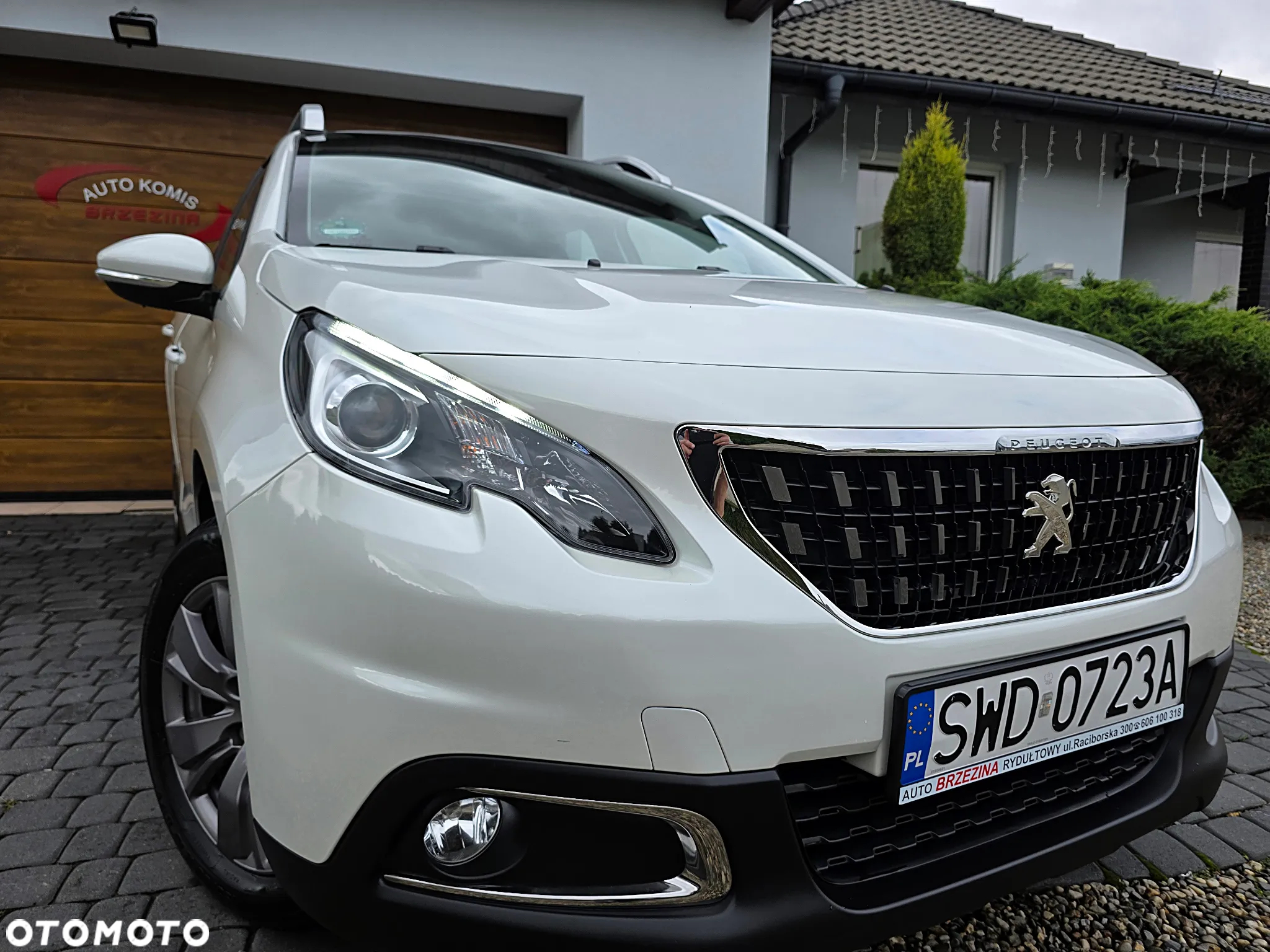 Peugeot 2008 1.2 Pure Tech Allure S&S - 6