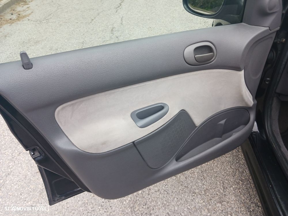 Peugeot 206 1.1 Black & Silver - 27