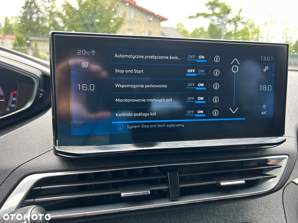 Peugeot 3008 1.2 PureTech Allure Pack S&S EAT8 - 29