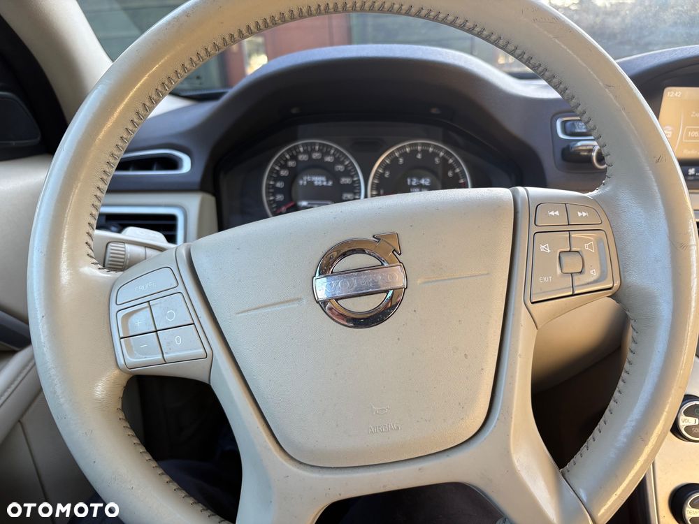 Volvo XC 60 T4 Momentum - 12