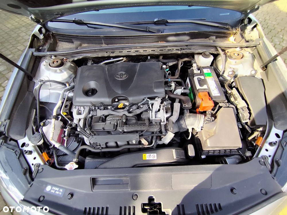 Toyota Camry - 22