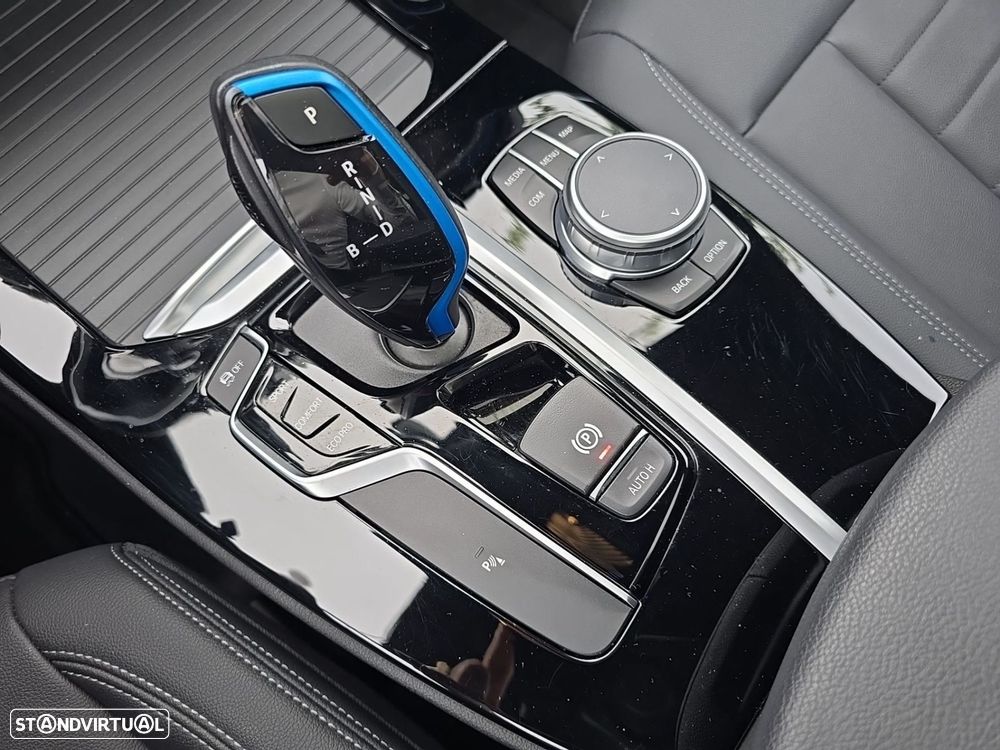 BMW iX3 Inspiring - 17