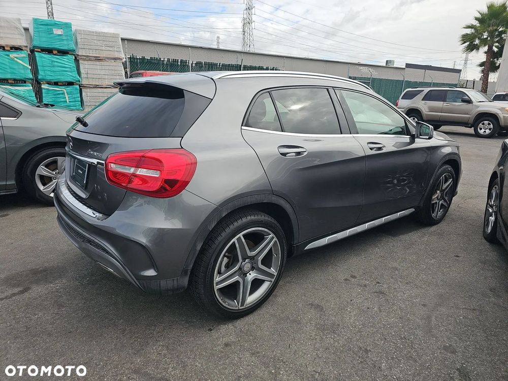 Mercedes-Benz GLA 250 4Matic 7G-DCT AMG Line - 4