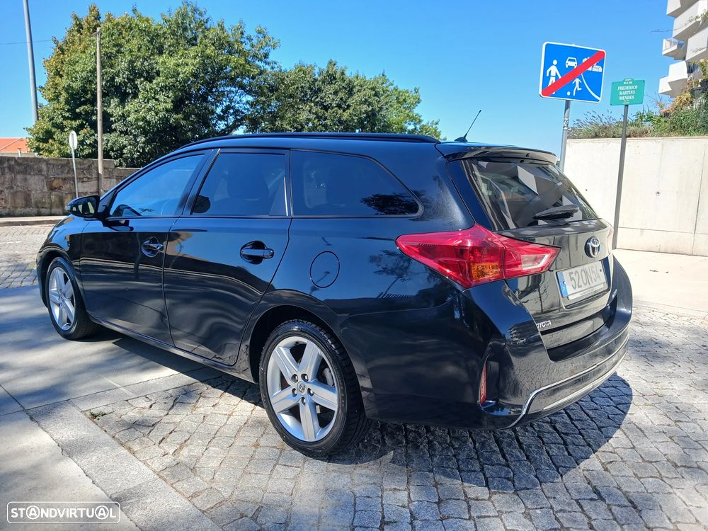 Toyota Auris Touring Sports 1.4 D-4D Com+P.Sport — fotografia 12