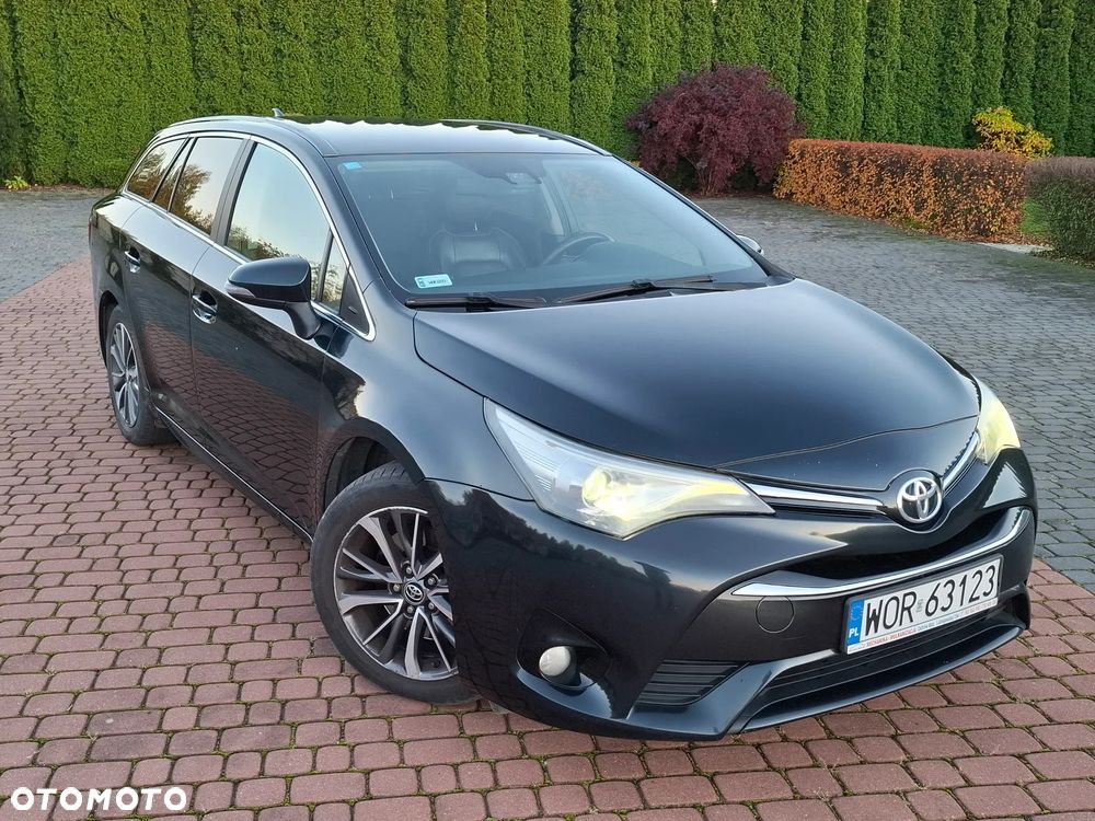 Toyota Avensis - 1