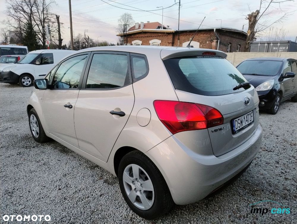 Kia Venga - 9