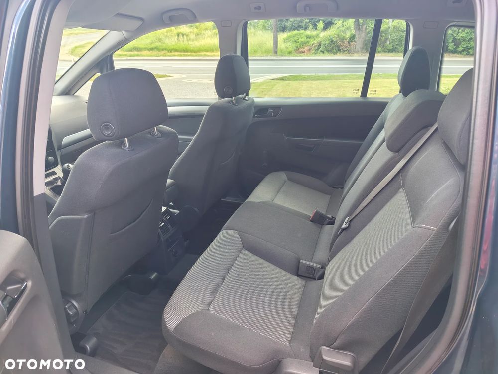 Opel Zafira - 11