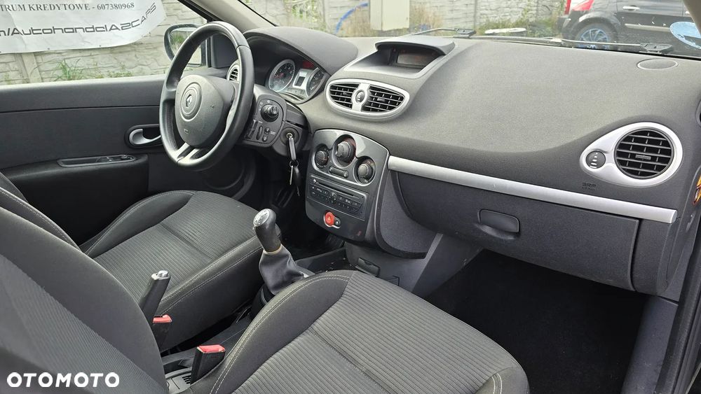 Renault Clio - 21