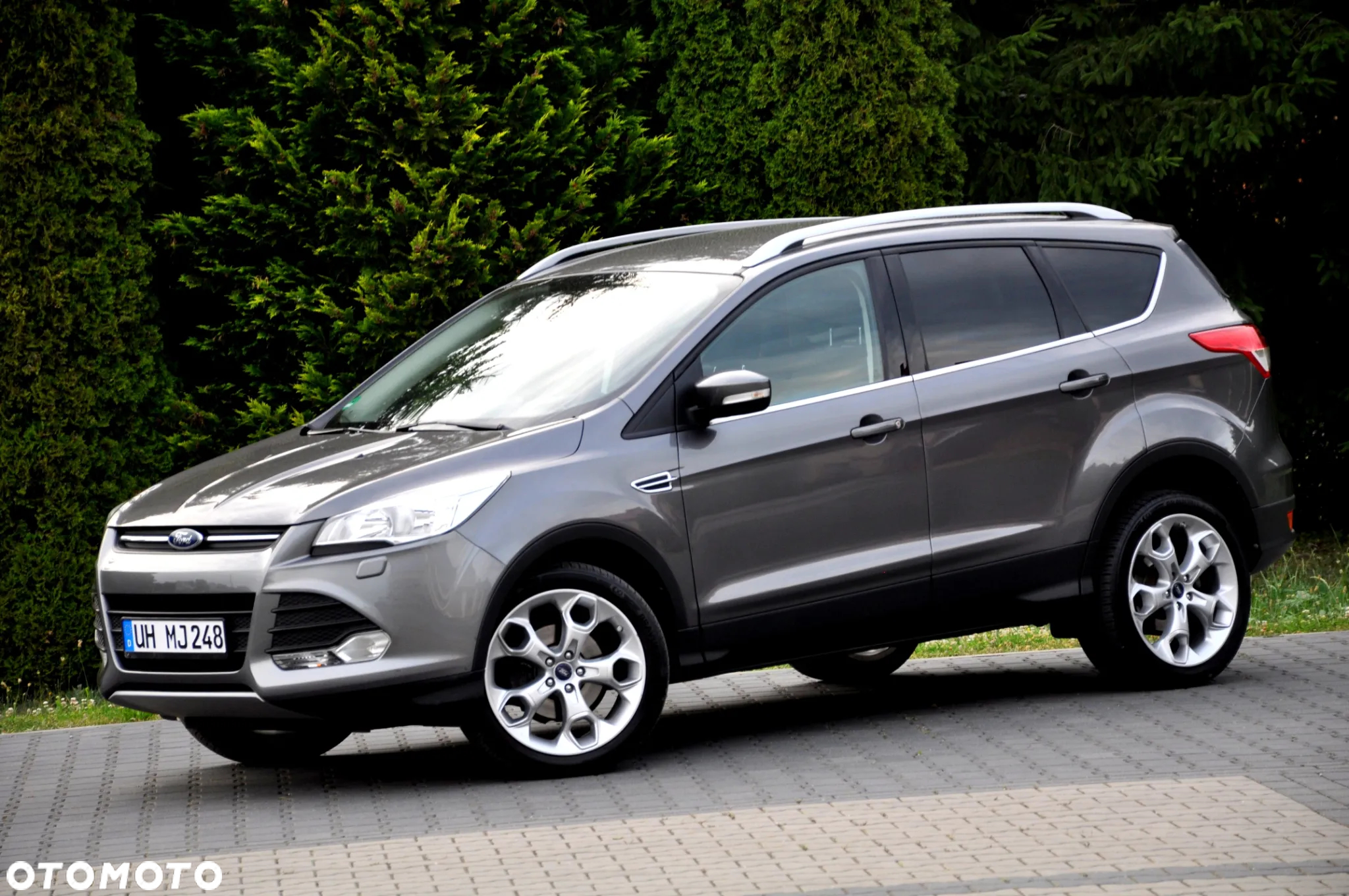 Ford Kuga 1.6 EcoBoost 2x4 Titanium - 4