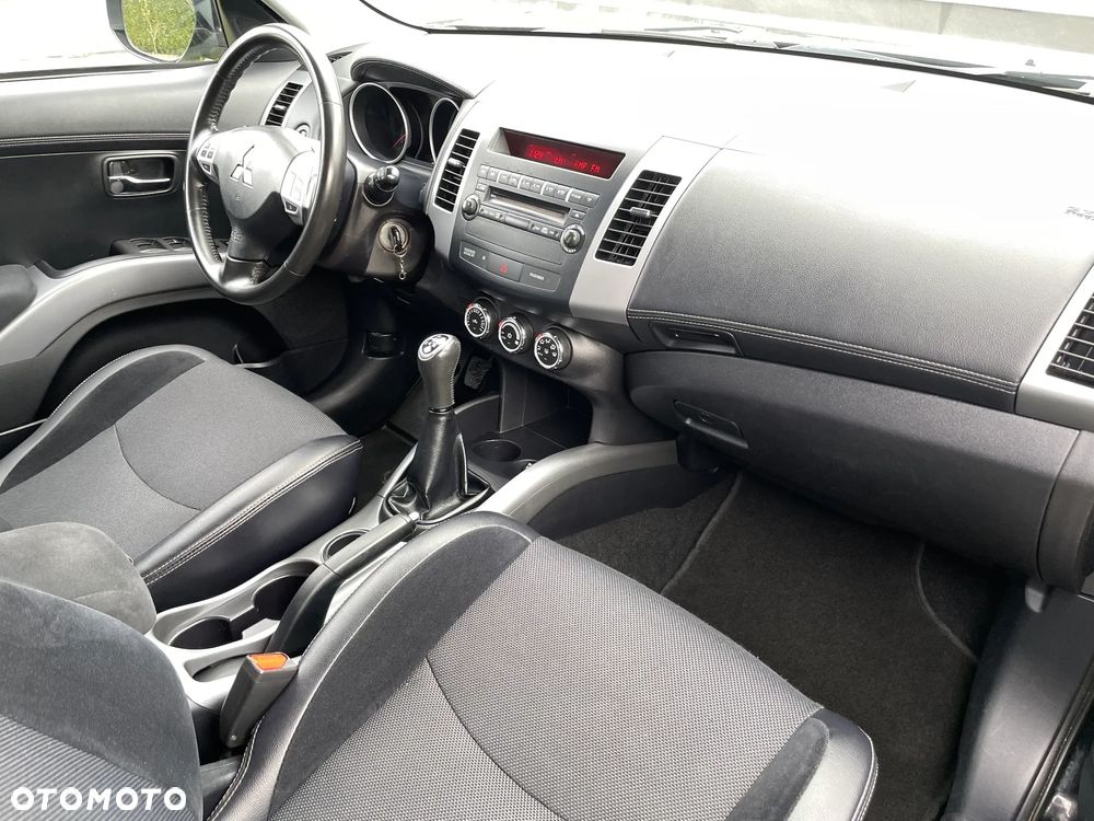 Mitsubishi Outlander - 7