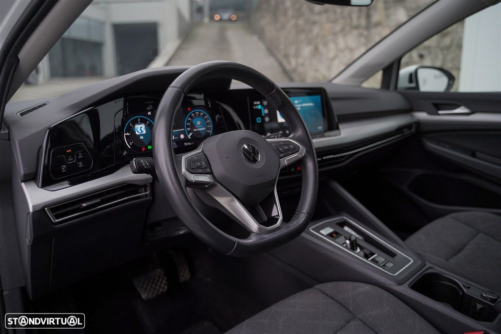 VW Golf 2.0 TDI Life DSG - 30