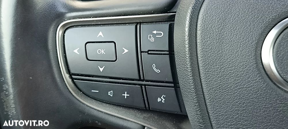 Lexus UX 250h FWD Business - 12