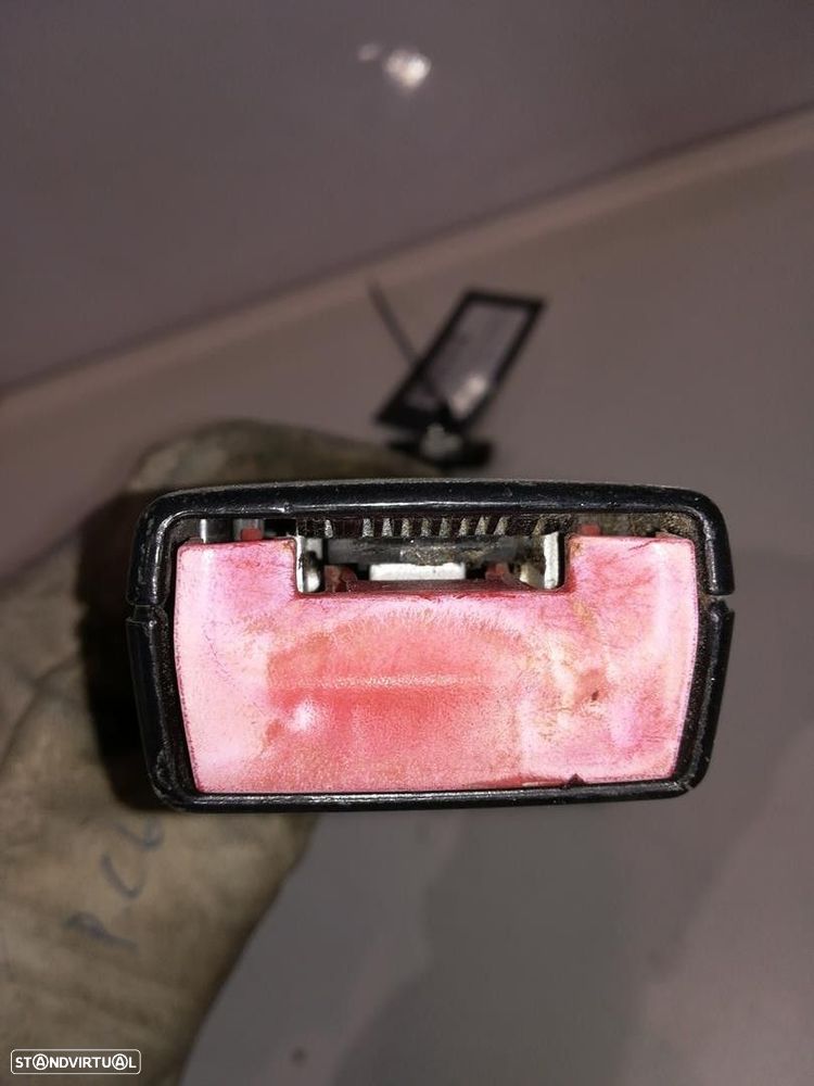 PINÇA CINTO FRONTAL ESQUERDA AUDI ALLROAD 2003 - 2