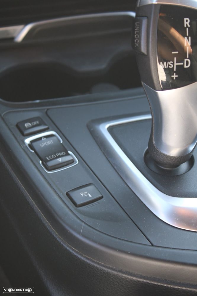 BMW 318 d Auto - 25