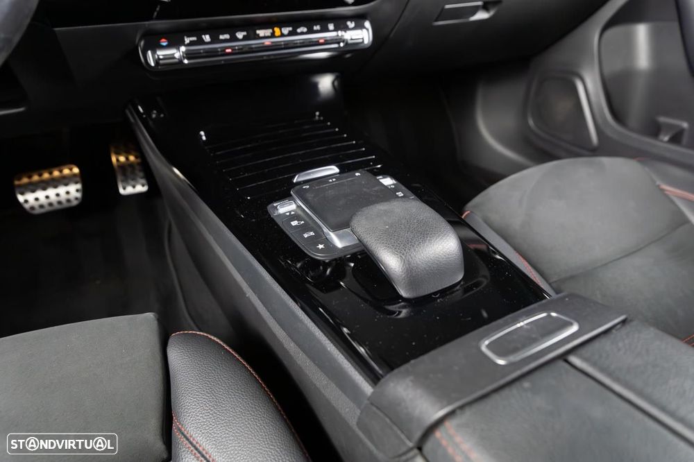 Mercedes-Benz A 250 e 8G-DCT AMG Line - 10