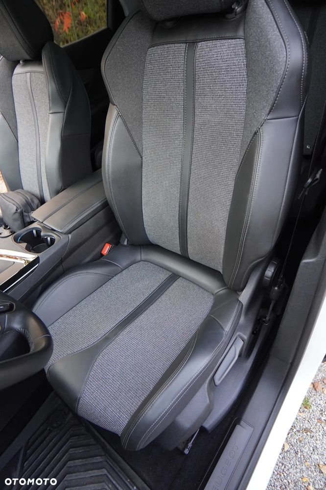 Peugeot 3008 1.5 BlueHDi Allure S&S - 15