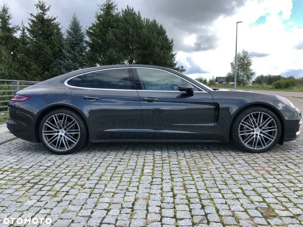 Porsche Panamera - 1