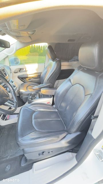Chrysler Pacifica - 18