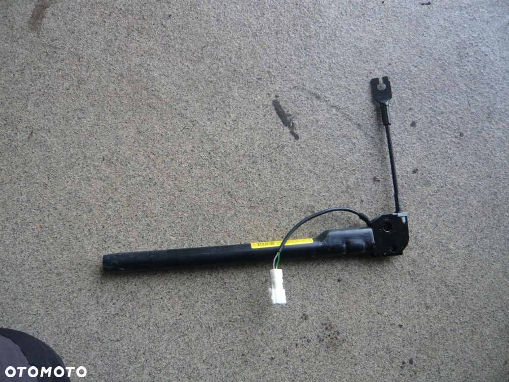 napinacz pasa prawy przód 33061849a renault clio iii - 1