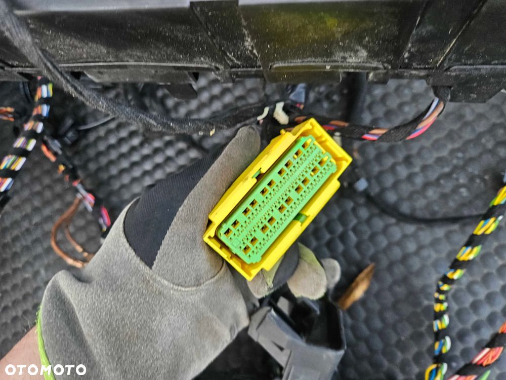 Wiazka Instalacja Wnetrza 3.2 FSI AUK Benzyna Audi A4 B7 Sedan Quattro UK Angielska - 14