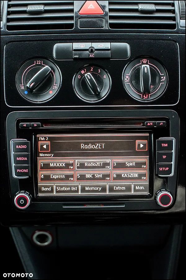 Volkswagen Touran - 22