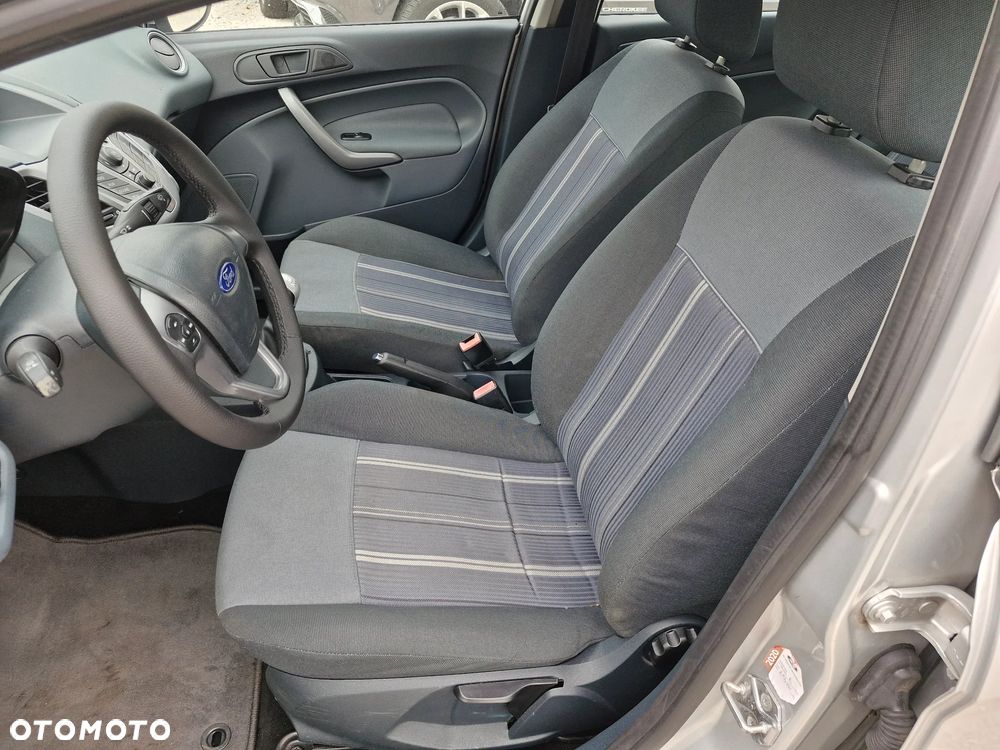 Ford Fiesta - 15