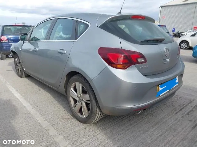 Opel Astra - 2