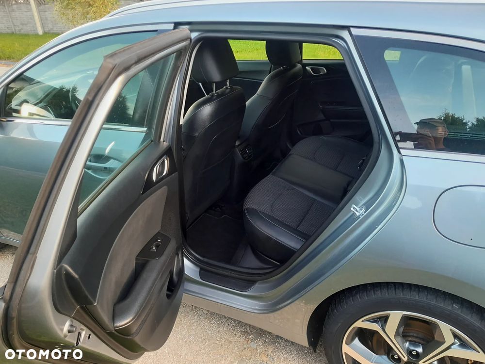 Kia Ceed 1.6 CRDi SCR L Business Line Plus - 10