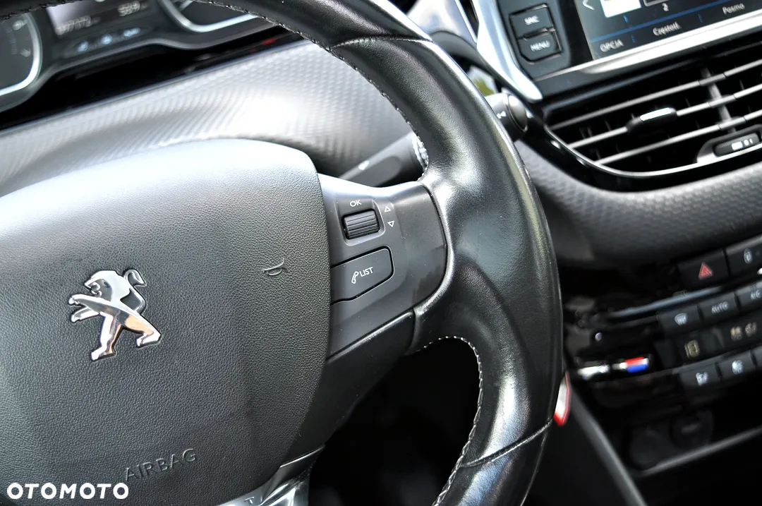 Peugeot 2008 1.2 Pure Tech GPF Allure S&S - 24