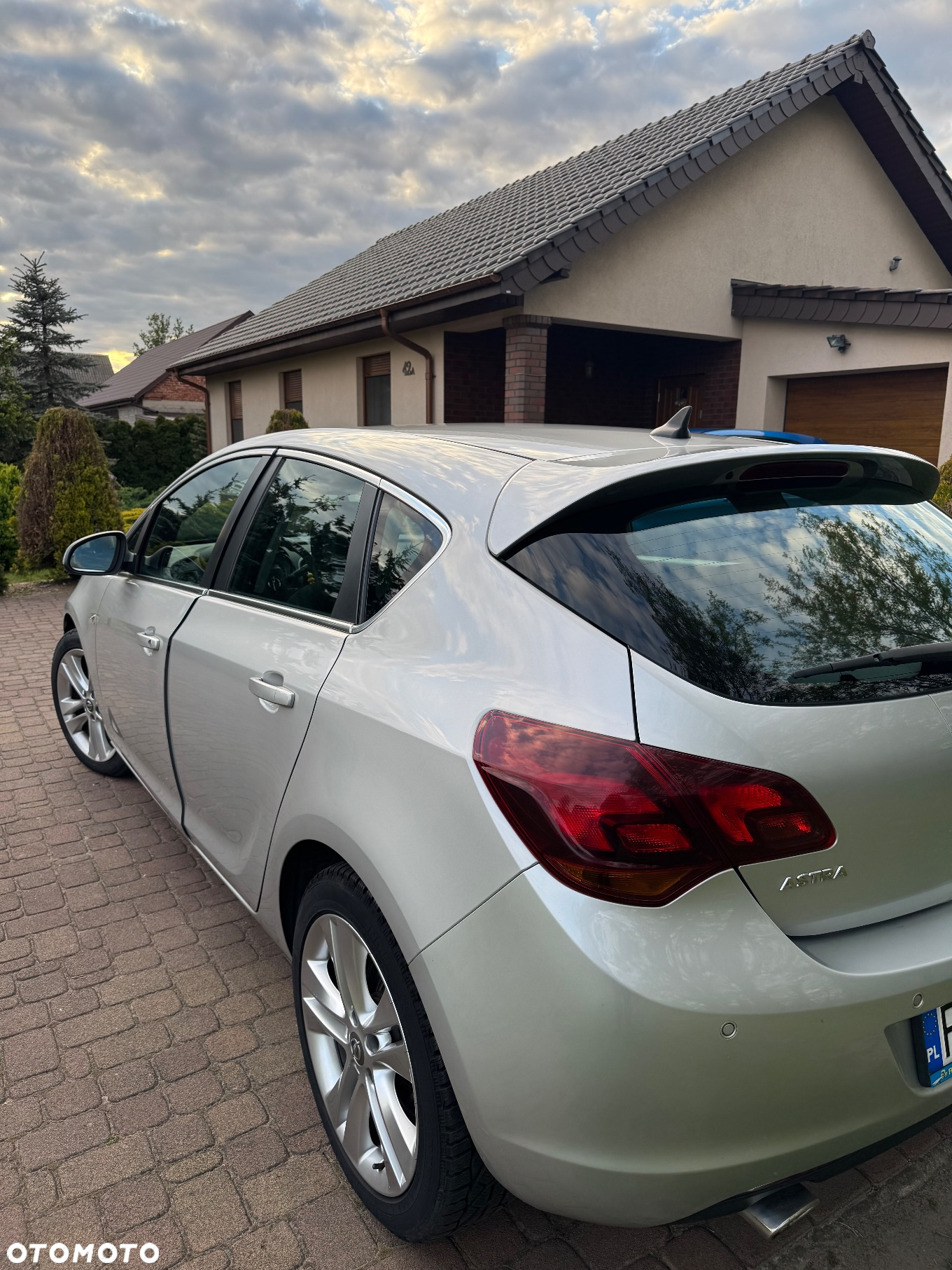 Opel Astra 1.6 Turbo Automatik Cosmo - 4