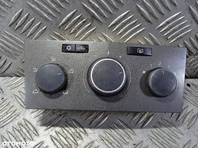 PANEL NAWIEWU KLIMATYZACJI OPEL ZAFIRA B - 1