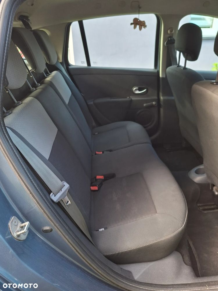 Renault Clio - 6