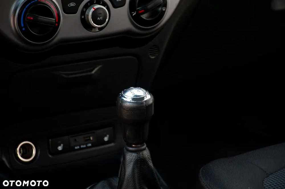 Hyundai i20 1.2 Trend - 37