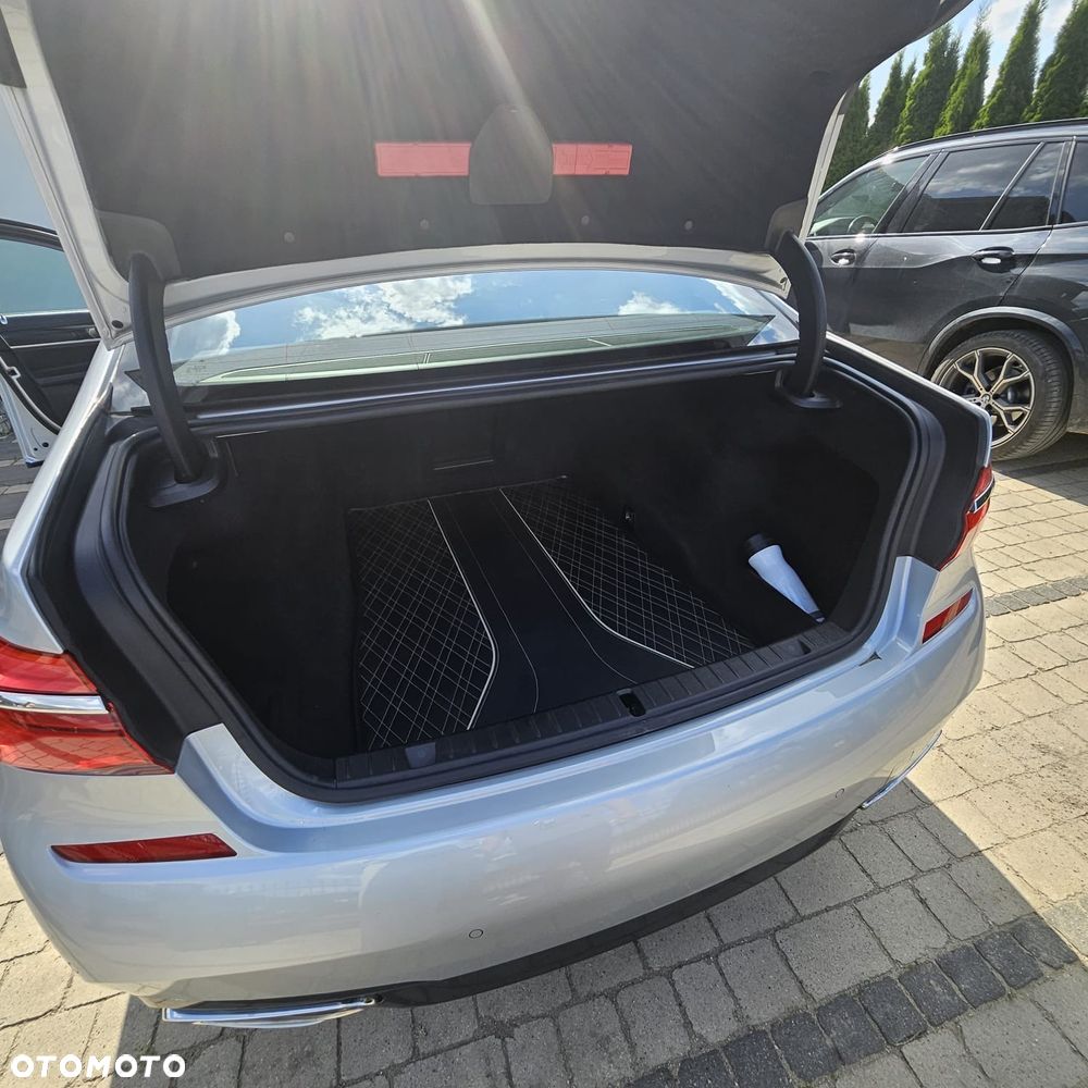BMW Seria 7 740d xDrive - 5
