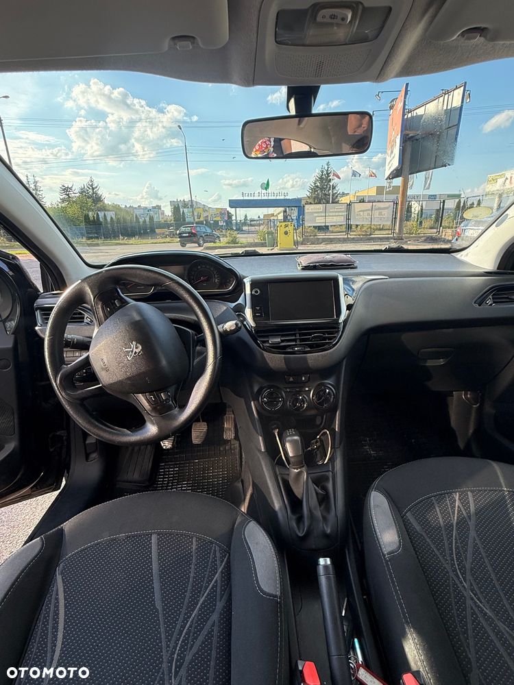 Peugeot 208 - 6